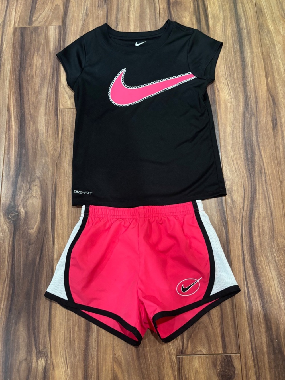 Nike Dri Fit Girls Black Bright Pink Shorts Top Set EUC